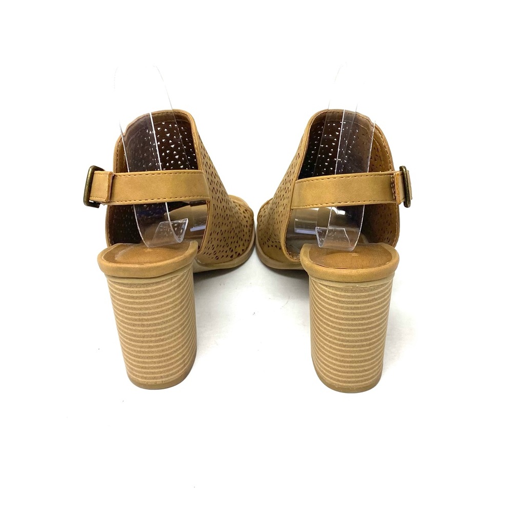 Universal Thread Sandals - Picture 5 of 7